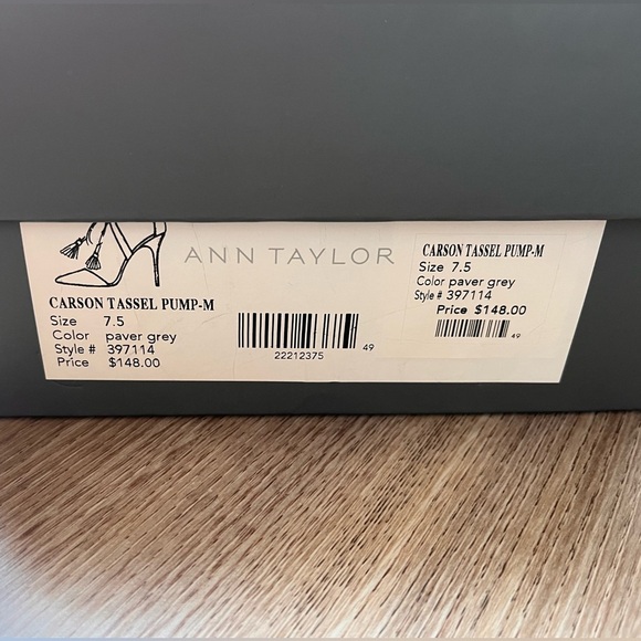 Ann Taylor Women’s Shoes  Carson Suede Leather Tassel Paver Grey Sz 7.5 - Picture 2 of 5